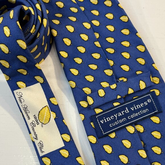 Vineyard Vines Custom Collection New Haven Country Club Blue Neck Tie - Picture 2 of 3